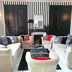מלון Logis - Le Charleston