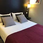 Logis - Le Charleston 3*