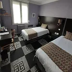 מלון Logis - Le Charleston 3*