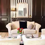 Logis - Le Charleston 3*