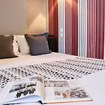 Logis - Le Charleston מלון 3*