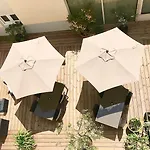 Logis - Le Charleston מלון