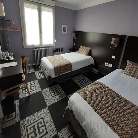 Hotel Logis - Le Charleston 3*
