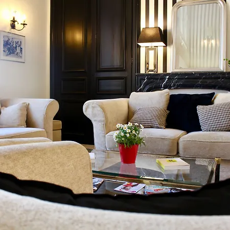 Hotel Logis - Le Charleston