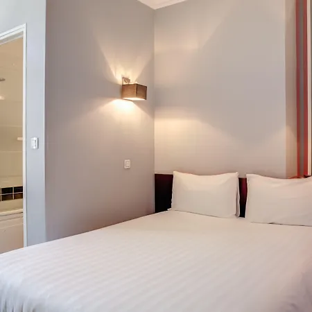 Hotel Logis - Le Charleston