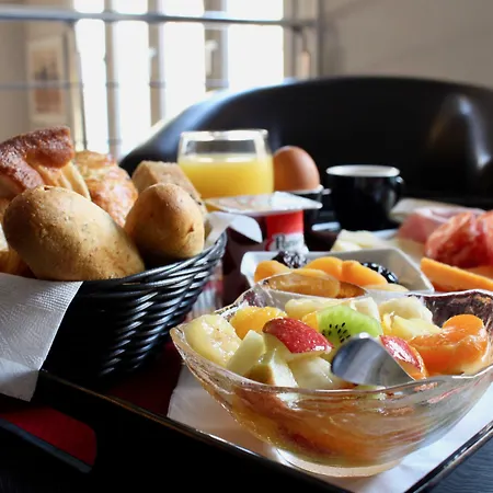 Logis - Le Charleston Hotel 3*