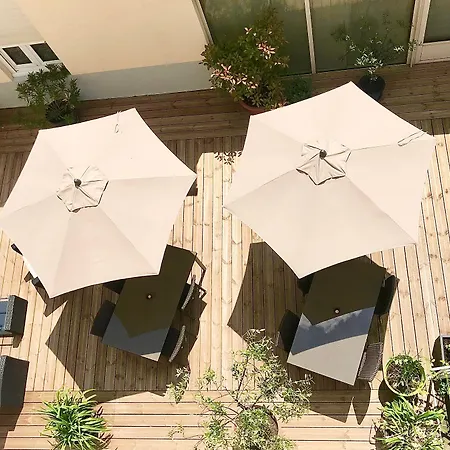 Logis - Le Charleston Hotel