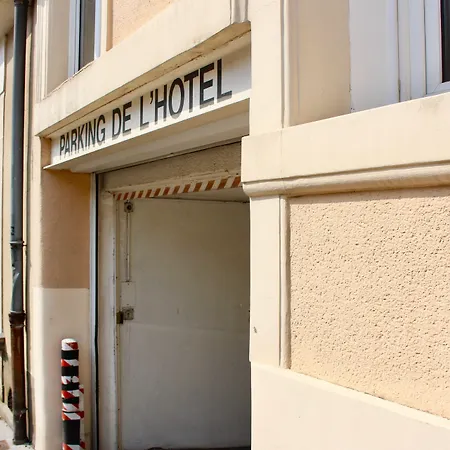 Logis - Le Charleston Hotel