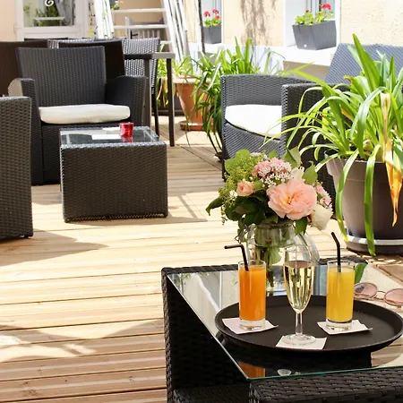 Hotel Logis - Le Charleston