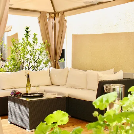 Hotel Logis - Le Charleston
