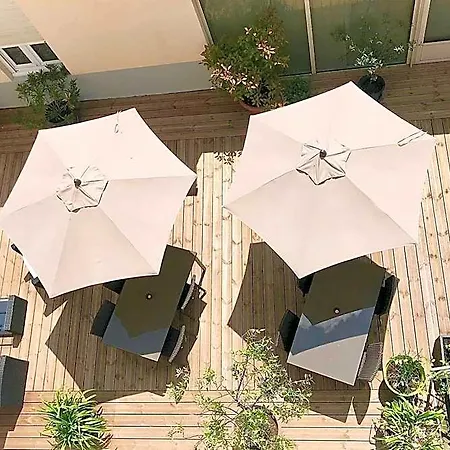 Logis - Le Charleston 3*