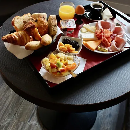 Hotel Logis - Le Charleston