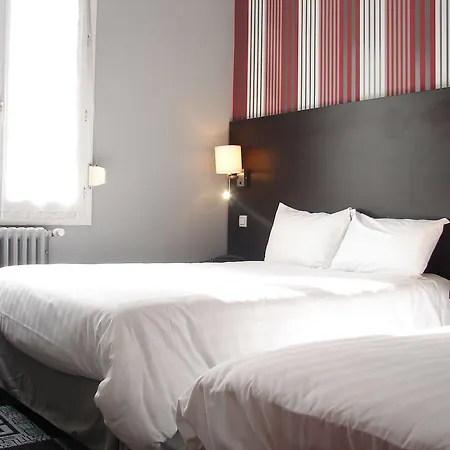 Logis - Le Charleston 3*