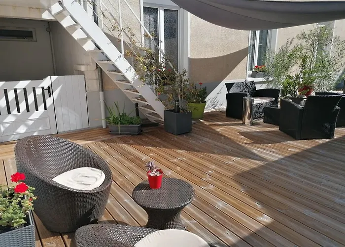 Logis - Le Charleston Hotel 3*