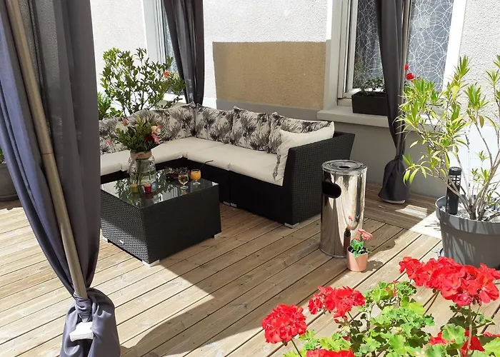 Hotel Logis - Le Charleston