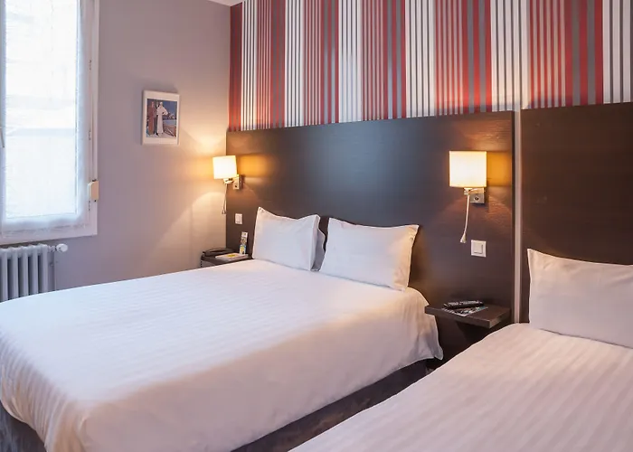 Logis - Le Charleston Hotel 3*