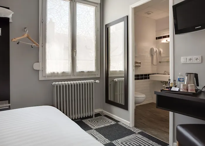 Hotel Logis - Le Charleston Le Mans