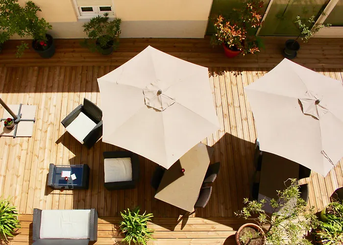 Hotel Logis - Le Charleston