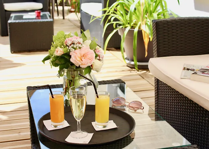 Logis - Le Charleston Hotel Le Mans