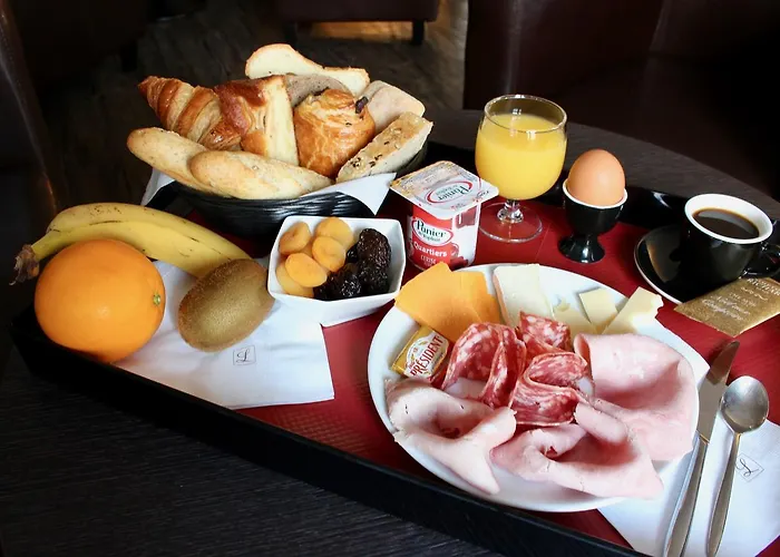 Hotel Logis - Le Charleston