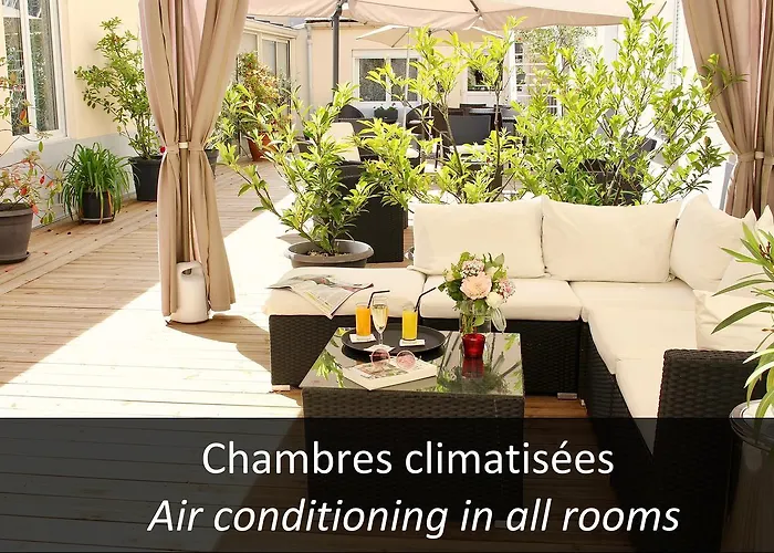 Hotel Logis - Le Charleston